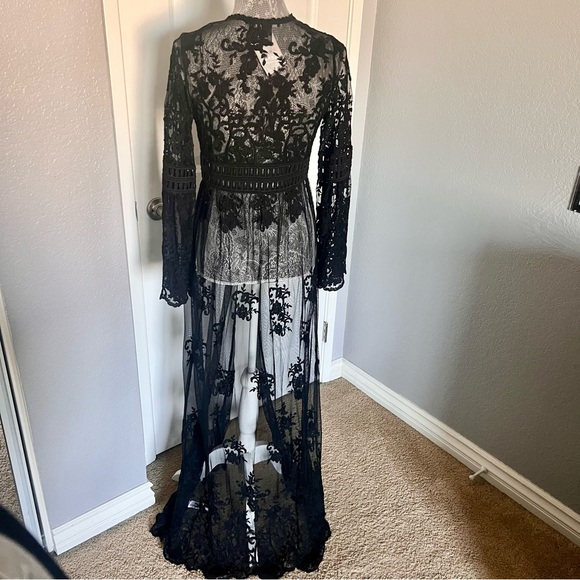 Lace & Floral Embroidered Maxi Top - Picture 7 of 7